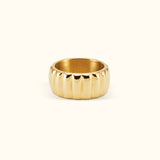 Quiet bold ring